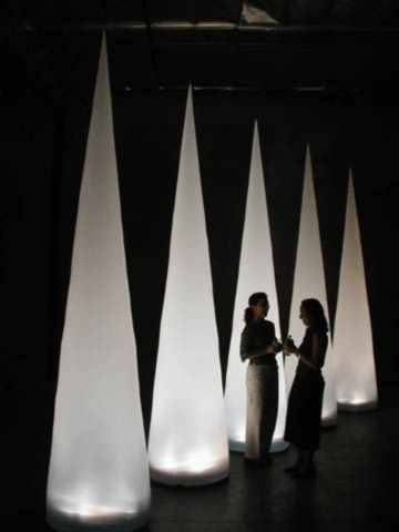 Hi-Lights White Ave. with silhouettes (em).jpg (9347 bytes)